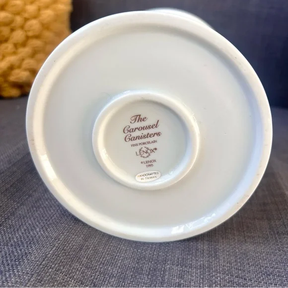 Lenox Decorative Coffee Canister The Carousel Collection Design 1995 vintage - Picture 7 of 12